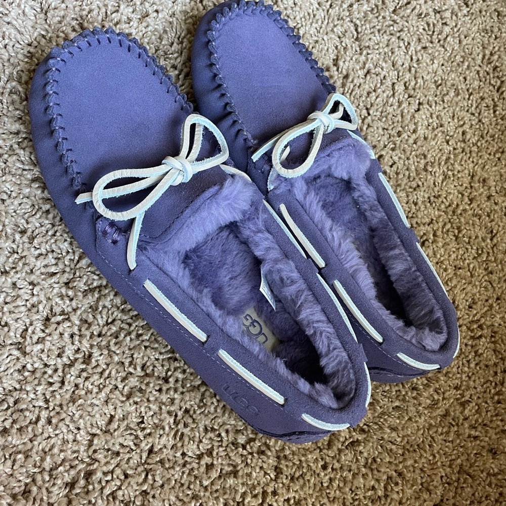 Ugg purple Dakota slippers